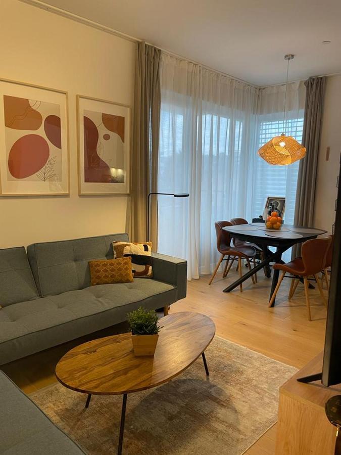 Nikolas Linz Eksteriør billede